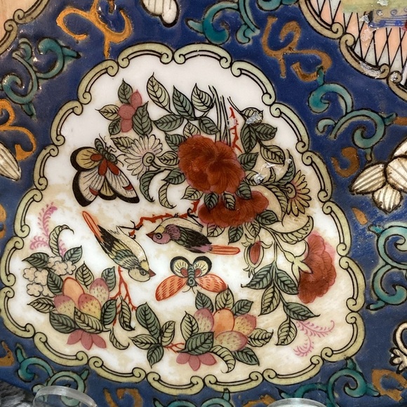 2 Chinese Vintage Rose Medallion
Enamel Porcelain Plates 10” - Picture 13 of 16